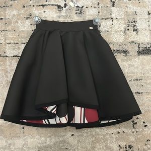 Byblos black skirt with pattern lining